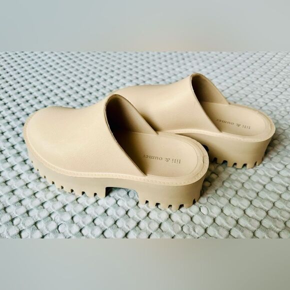 Lili and Oumer platform shoes - Picture 2 of 2
